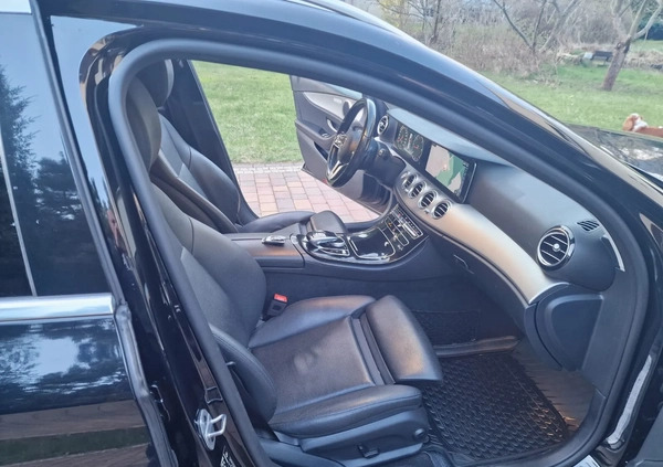 Mercedes-Benz Klasa E cena 88900 przebieg: 275000, rok produkcji 2020 z Otwock małe 466